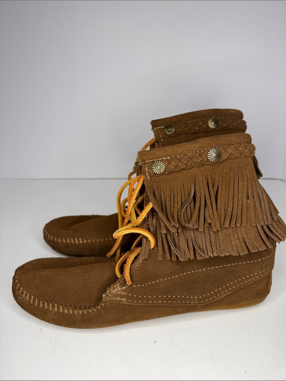 Minnetonka Brown Suede Fringe Moccasin Boots size 9